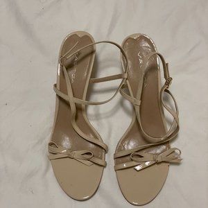 Almost New Offwhite Via Spiga strappy sandals